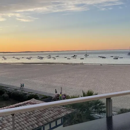 Première Ligne - Vue Exceptionnelle - Accès Direct - Grand Balcon - Parking Privatif Clos - à Pieds