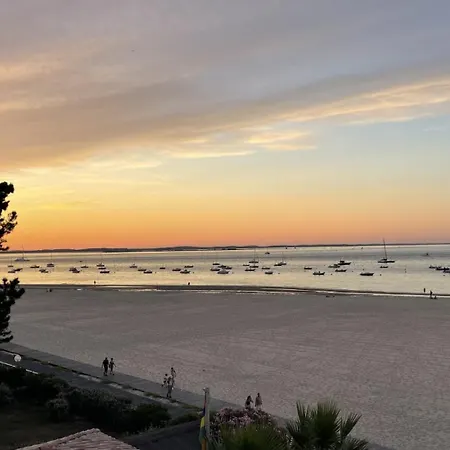 Première Ligne - Vue Exceptionnelle - Accès Direct - Grand Balcon - Parking Privatif Clos - à Pieds * Arcachon