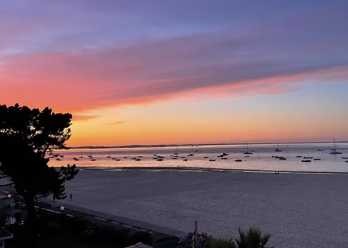 شقة Premiere Ligne - Vue Exceptionnelle - Acces Direct - Grand Balcon - Parking Privatif Clos - A Pieds *