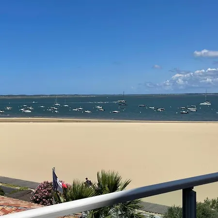 Première Ligne - Vue Exceptionnelle - Accès Direct - Grand Balcon - Parking Privatif Clos - à Pieds *