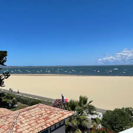 Appartement Première Ligne - Vue Exceptionnelle - Accès Direct - Grand Balcon - Parking Privatif Clos - à Pieds
