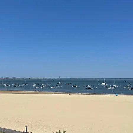 Appartement Première Ligne - Vue Exceptionnelle - Accès Direct - Grand Balcon - Parking Privatif Clos - à Pieds *